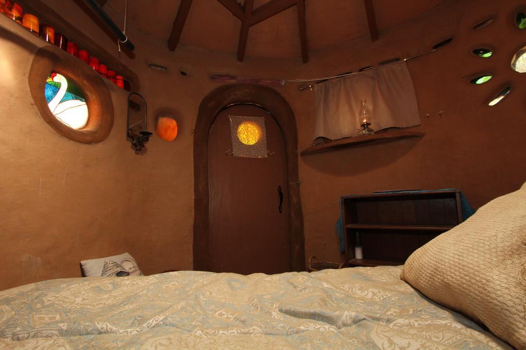 Hobbit Hut Hotel Geyserville Phòng bức ảnh